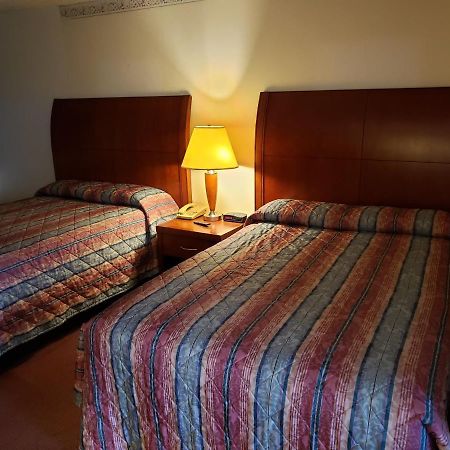 Huntingdon Motor Inn Экстерьер фото