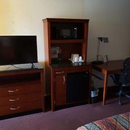 Huntingdon Motor Inn Экстерьер фото