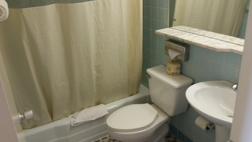 Huntingdon Motor Inn Экстерьер фото