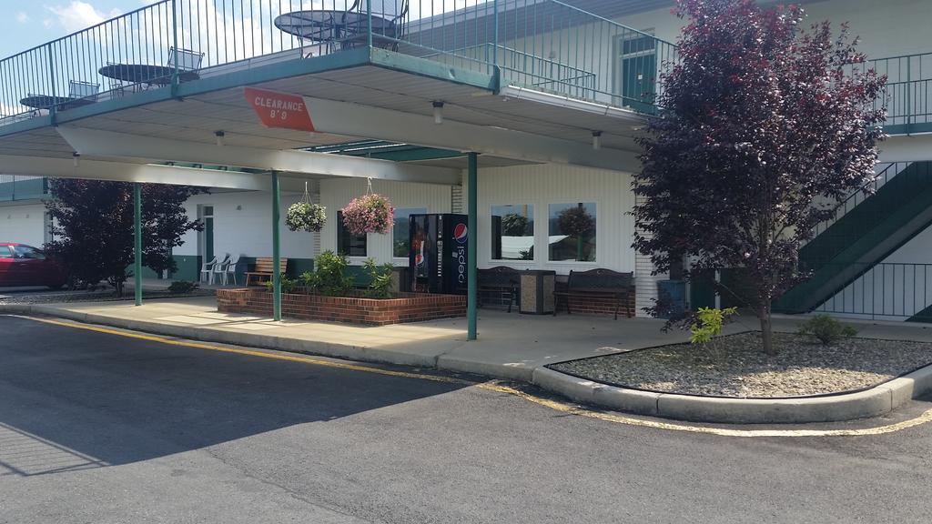 Huntingdon Motor Inn Экстерьер фото