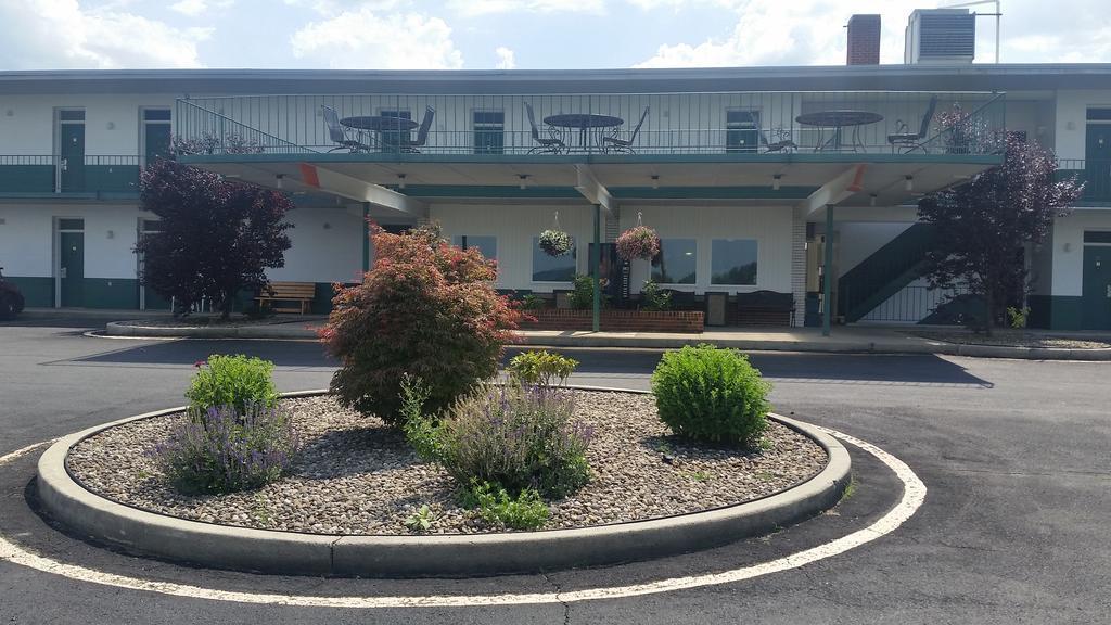 Huntingdon Motor Inn Экстерьер фото