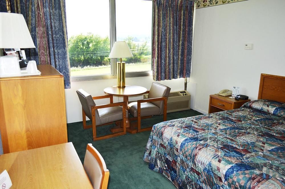 Huntingdon Motor Inn Экстерьер фото