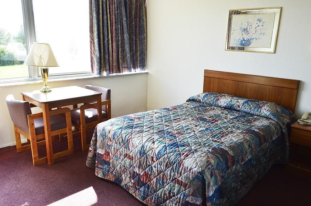 Huntingdon Motor Inn Экстерьер фото