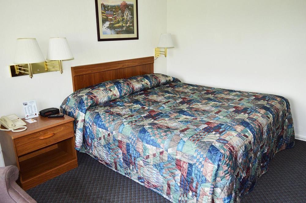 Huntingdon Motor Inn Экстерьер фото