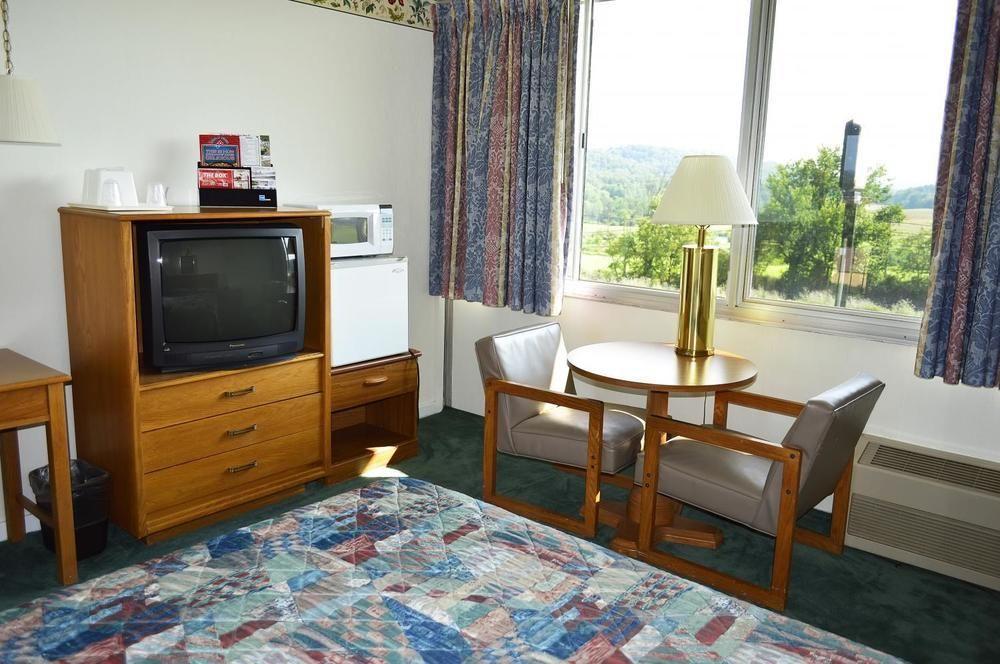 Huntingdon Motor Inn Экстерьер фото