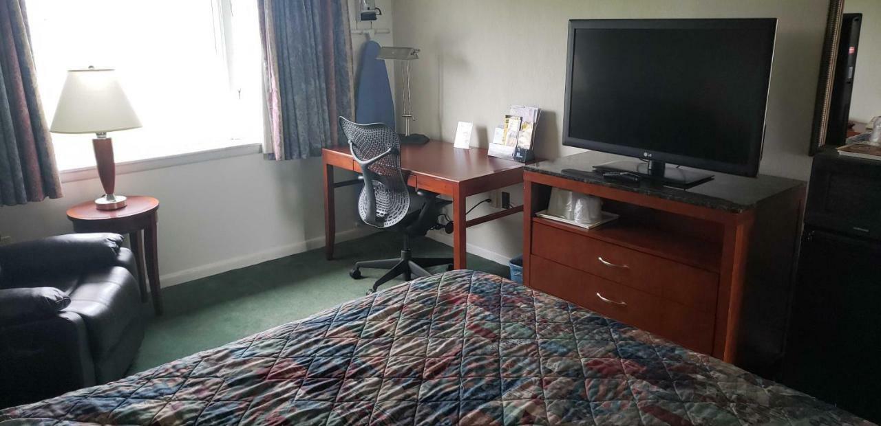 Huntingdon Motor Inn Экстерьер фото
