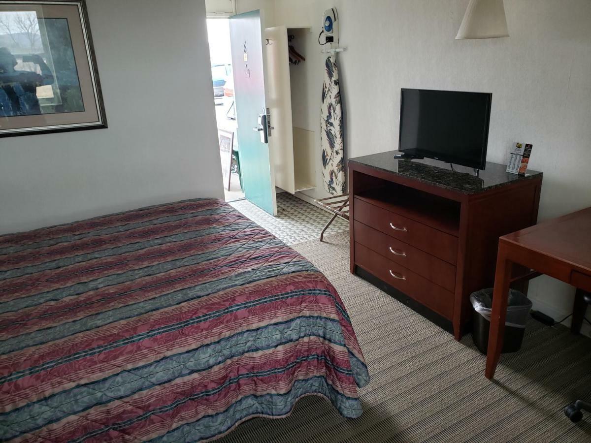 Huntingdon Motor Inn Экстерьер фото
