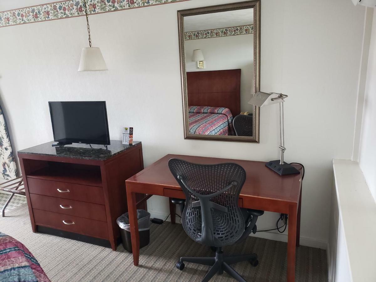Huntingdon Motor Inn Экстерьер фото