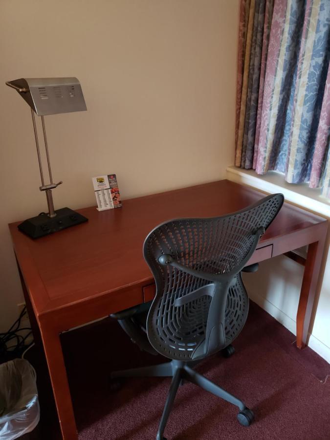 Huntingdon Motor Inn Экстерьер фото